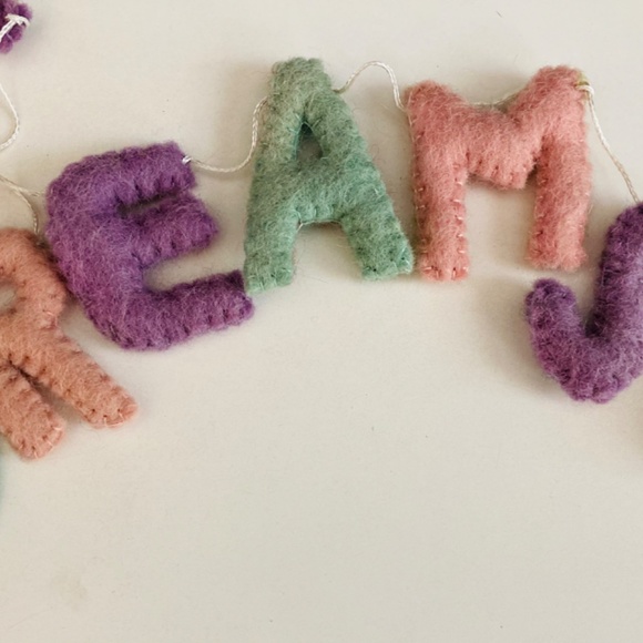 Sweet Dreams Handmade Garland - Picture 3 of 5